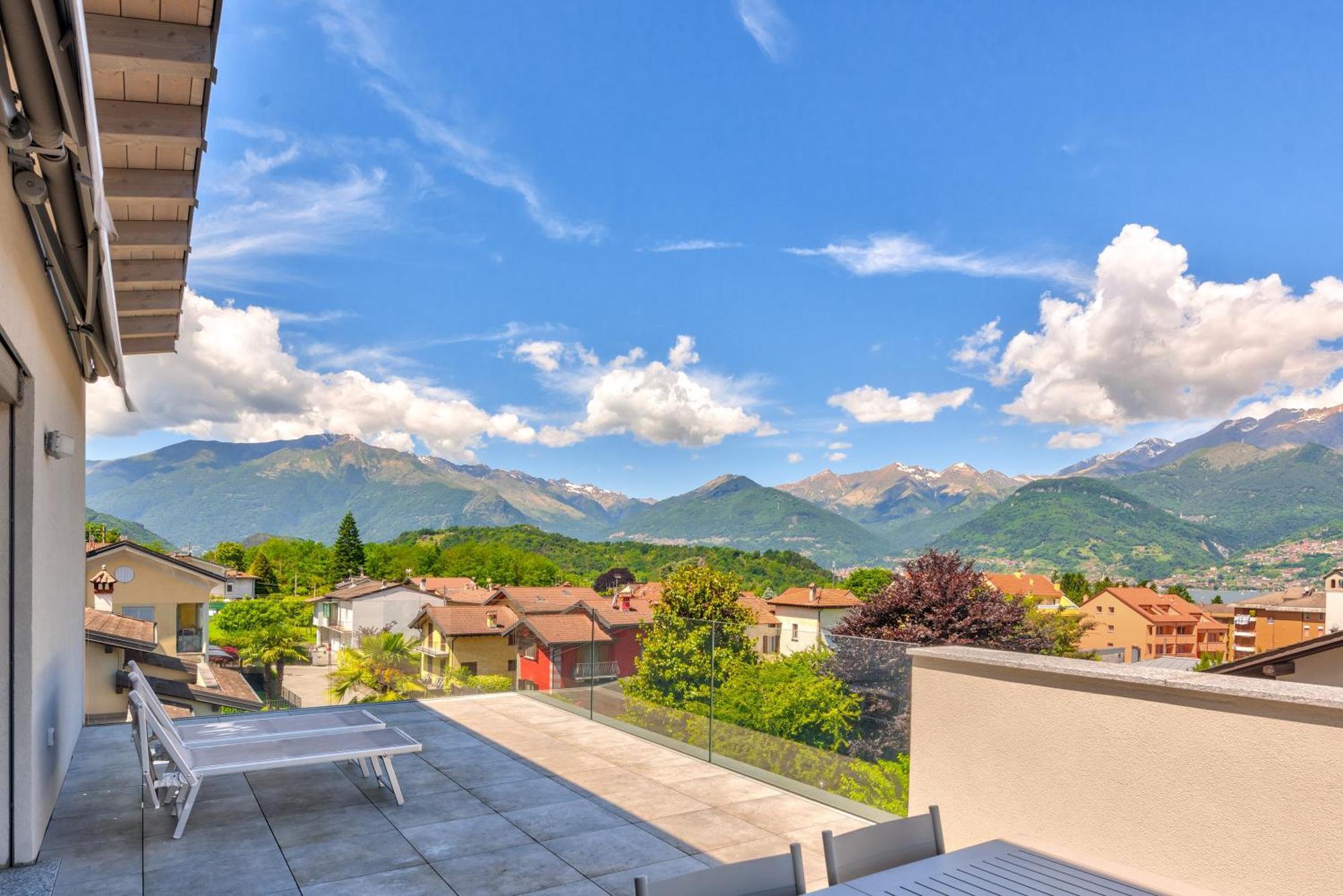 Villa Family With Pool And Amazing Panoramic Penthouse Colico Exterior foto