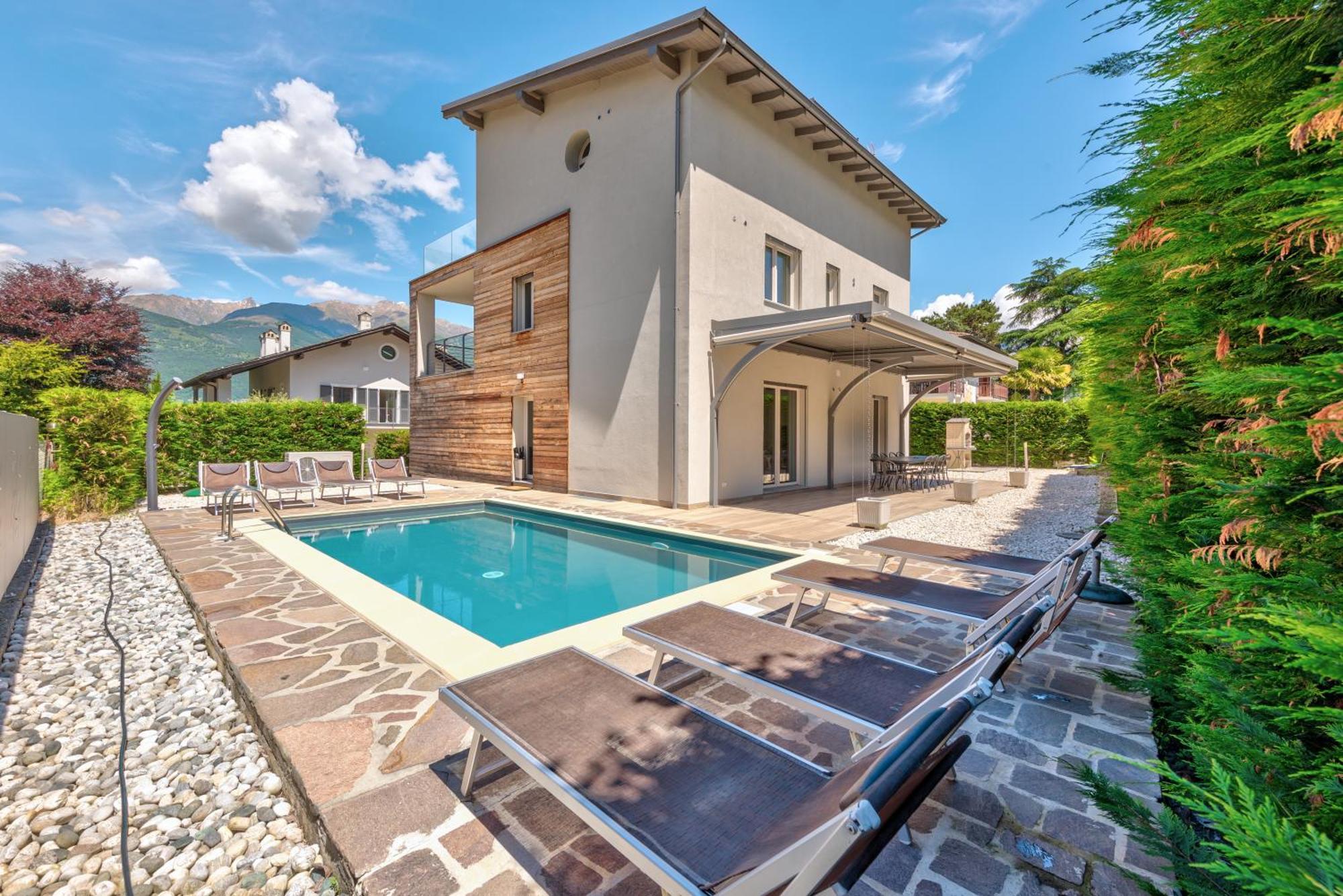 Villa Family With Pool And Amazing Panoramic Penthouse Colico Exterior foto