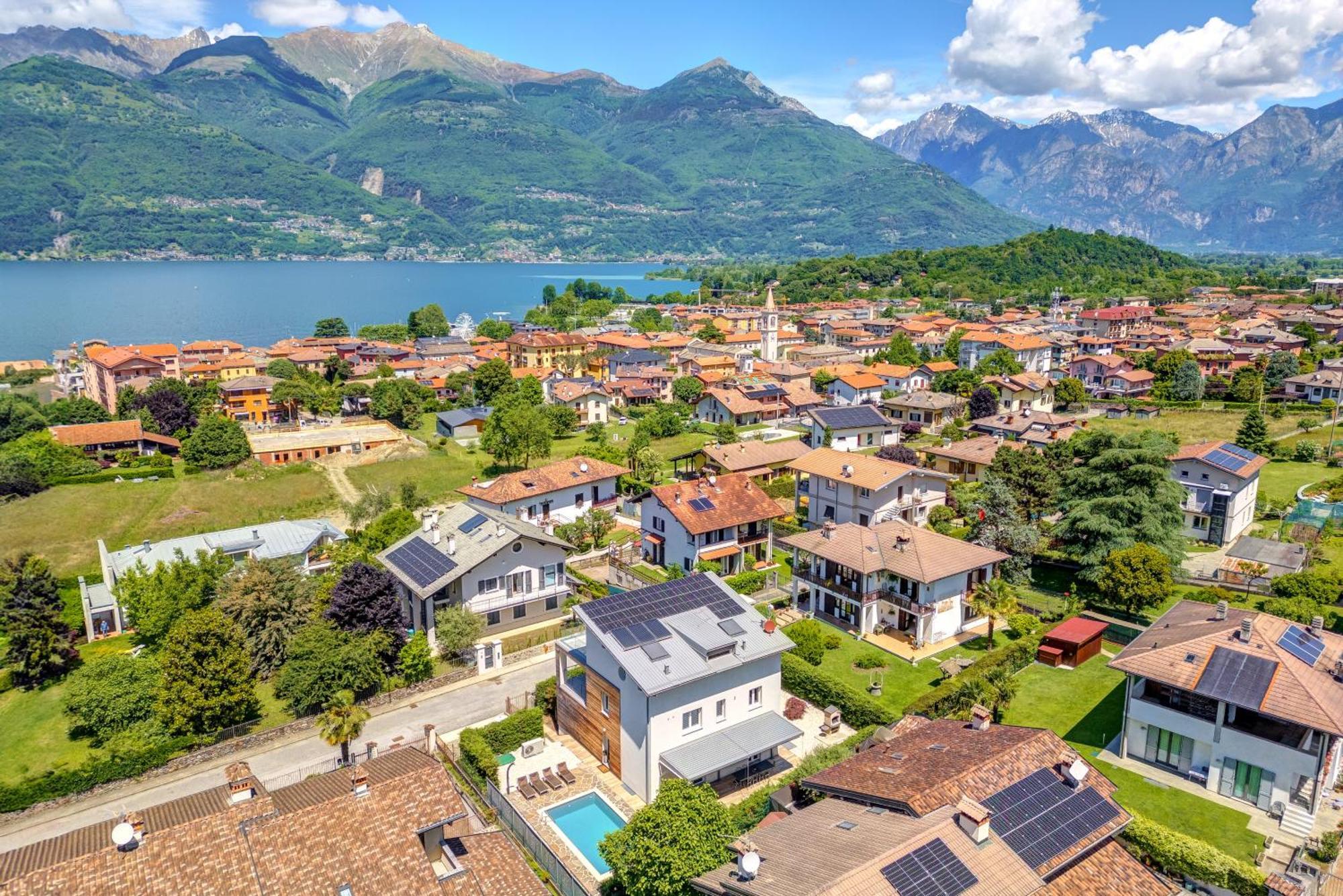 Villa Family With Pool And Amazing Panoramic Penthouse Colico Exterior foto